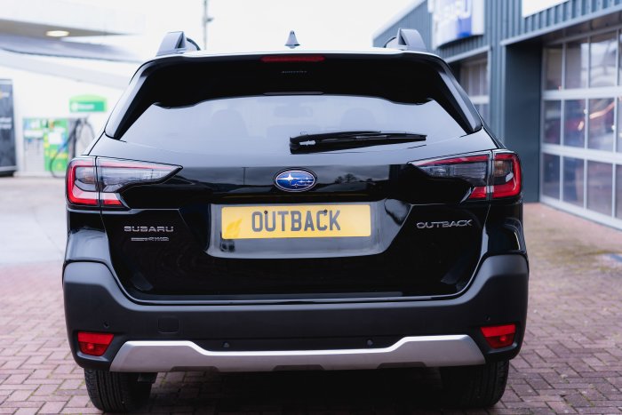 Subaru Outback 2.5 Limited Awd Cvt Petrol Crystal Black Silica