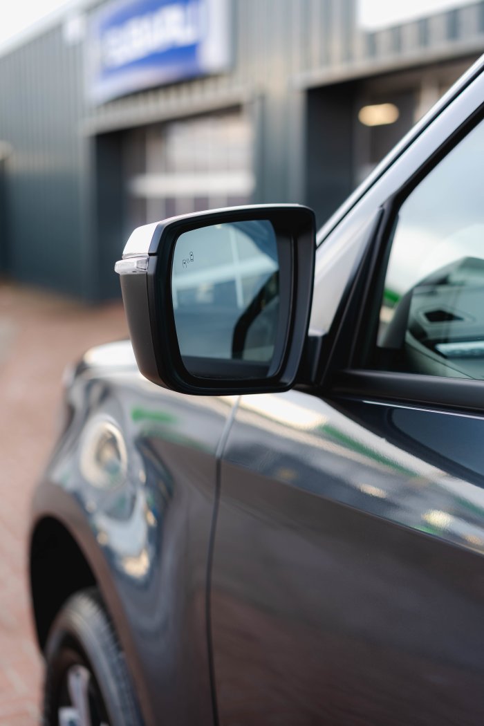Isuzu D-Max 1.9 Dl40 Auto Diesel Obsidian Grey Mica