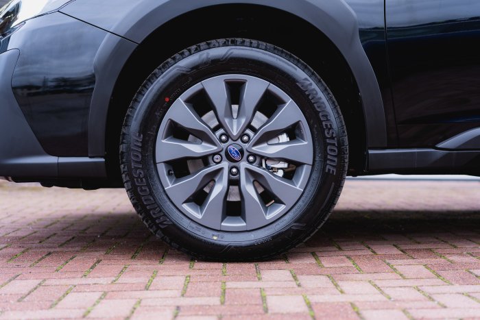 Subaru Outback 2.5 Limited Awd Cvt Petrol Crystal Black Silica