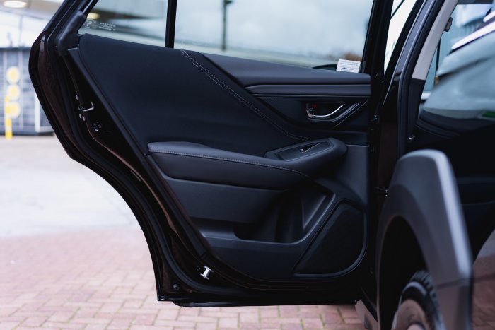 Subaru Outback 2.5 Limited Awd Cvt Petrol Crystal Black Silica