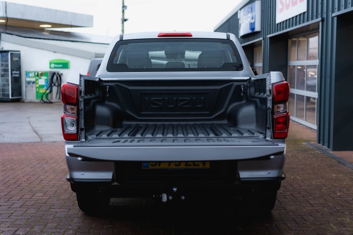 Isuzu D-Max 1.9 Dl20 Diesel Mercury Silver Metallic