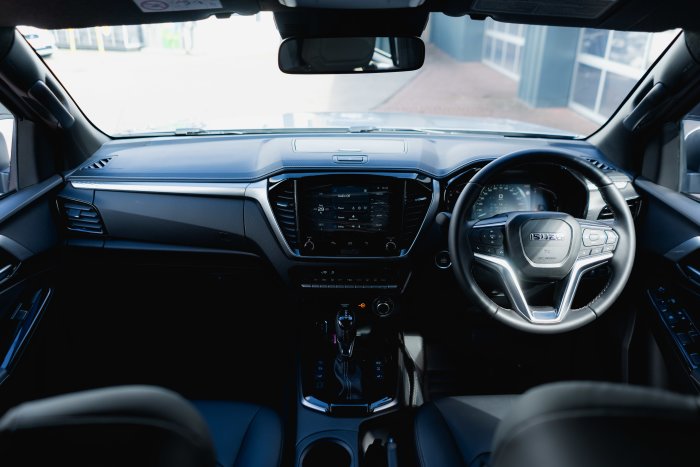 Isuzu D-Max 1.9 Dl40 Auto Diesel Mercury Silver Metallic