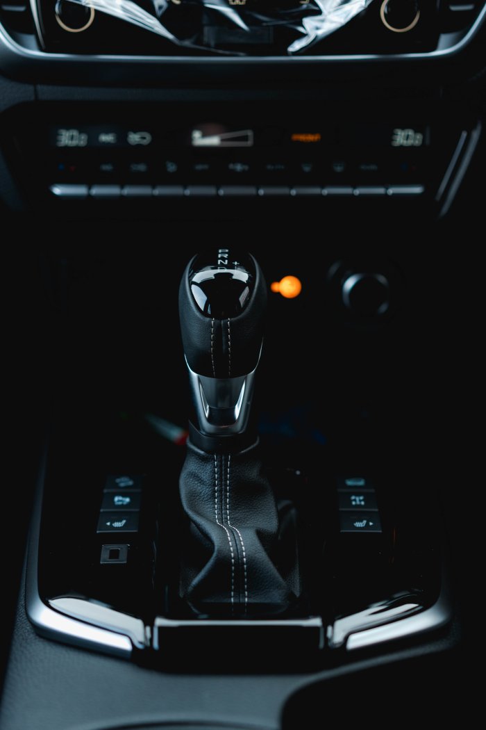 Isuzu D-Max 1.9 Dl40 Auto Diesel Obsidian Grey Mica