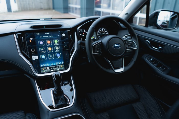 Subaru Outback 2.5 Limited Awd Cvt Petrol Crystal Black Silica