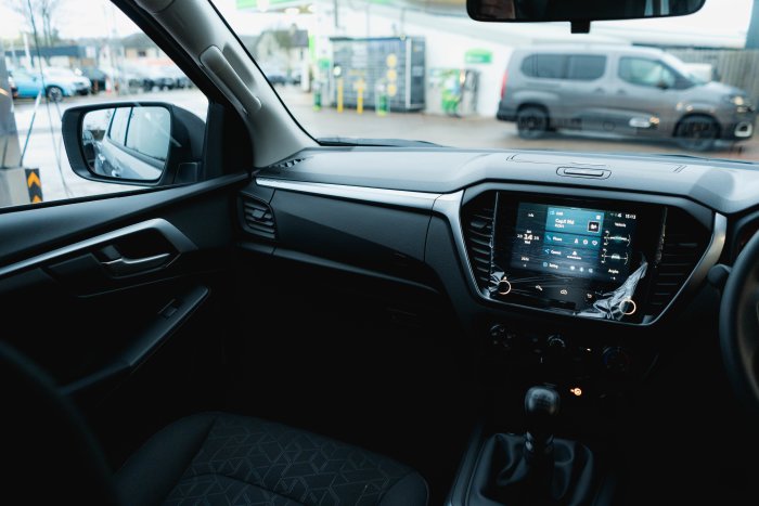 Isuzu D-Max 1.9 Dl20 Diesel Mercury Silver Metallic