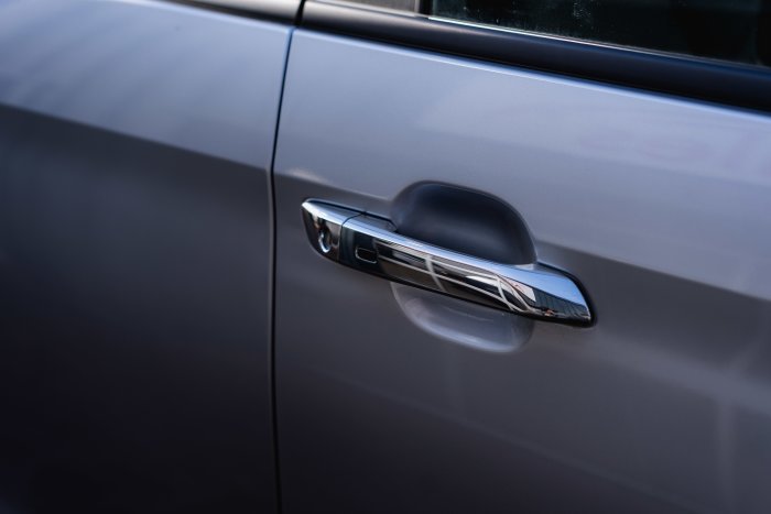 Isuzu D-Max 1.9 Dl40 Auto Diesel Mercury Silver Metallic