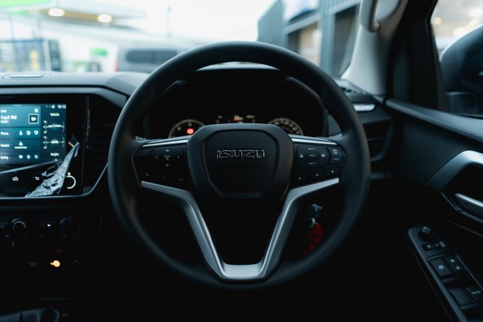 Isuzu D-Max 1.9 Dl20 Diesel Mercury Silver Metallic