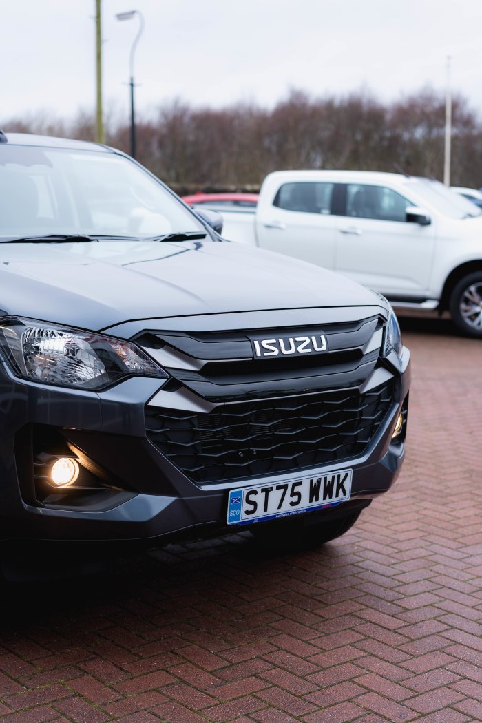 Isuzu D-Max 1.9 Dl20 Auto Diesel Obsidian Grey Mica