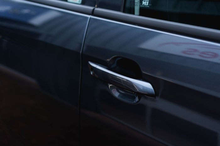 Isuzu D-Max 1.9 Dl20 Auto Diesel Obsidian Grey Mica