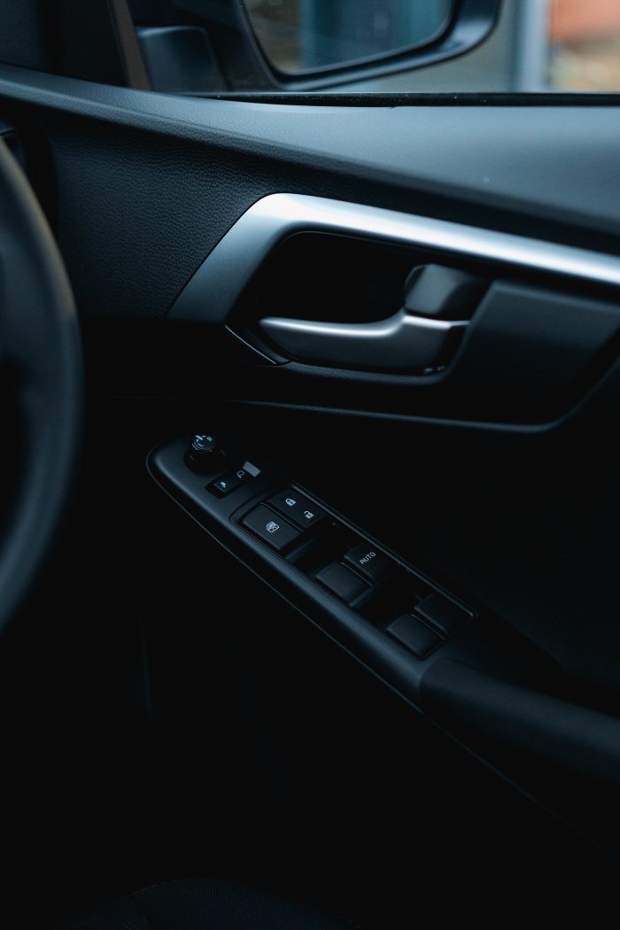 Isuzu D-Max 1.9 Dl20 Diesel Mercury Silver Metallic