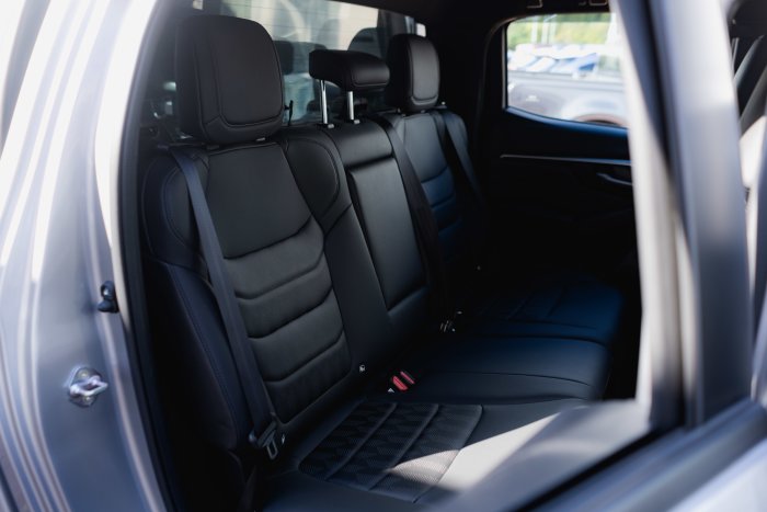 Isuzu D-Max 1.9 Dl40 Auto Diesel Mercury Silver Metallic