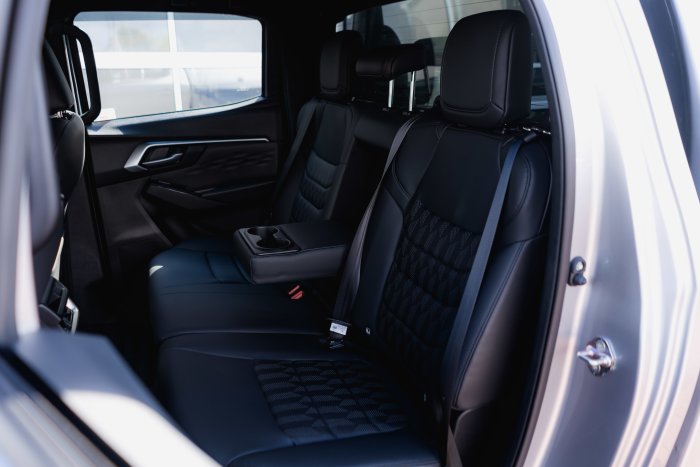 Isuzu D-Max 1.9 Dl40 Auto Diesel Mercury Silver Metallic