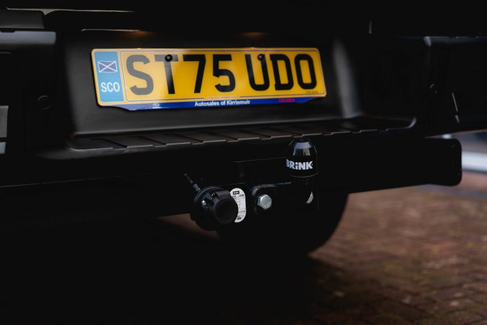 Isuzu D-Max 1.9 V-Cross Auto Diesel Onyx Black Mica