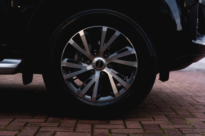 Isuzu D-Max 1.9 Dl40 Auto Diesel Onyx Black Mica