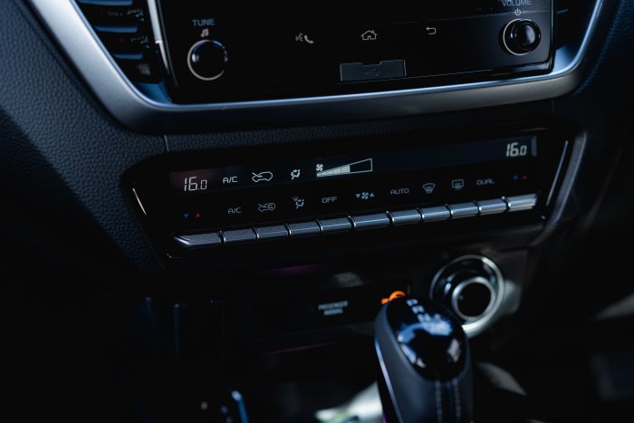 Isuzu D-Max 1.9 Dl40 Auto Diesel Mercury Silver Metallic