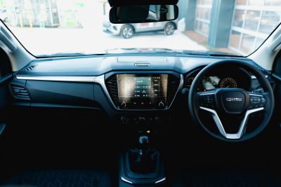 Isuzu D-Max 1.9 Dl20 Diesel Onyx Black Mica