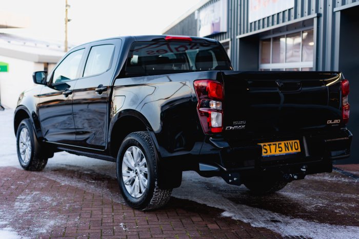 Isuzu D-Max 1.9 Dl20 Diesel Onyx Black Mica