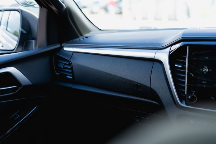 Isuzu D-Max 1.9 Dl40 Auto Diesel Mercury Silver Metallic