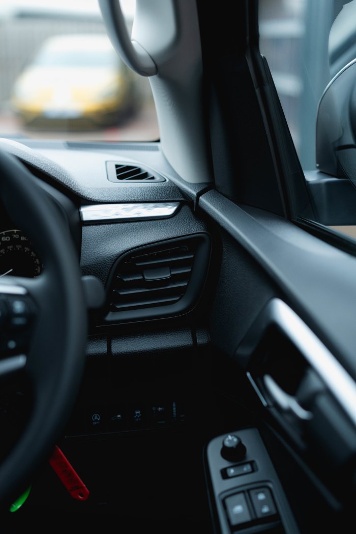 Isuzu D-Max 1.9 Dl20 Auto Diesel Obsidian Grey Mica