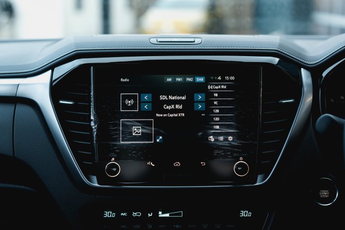 Isuzu D-Max 1.9 Dl40 Auto Diesel Onyx Black Mica