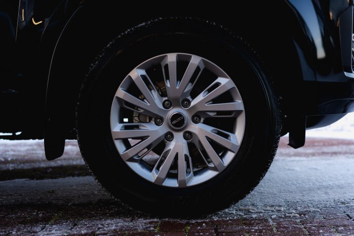 Isuzu D-Max 1.9 Dl20 Diesel Onyx Black Mica