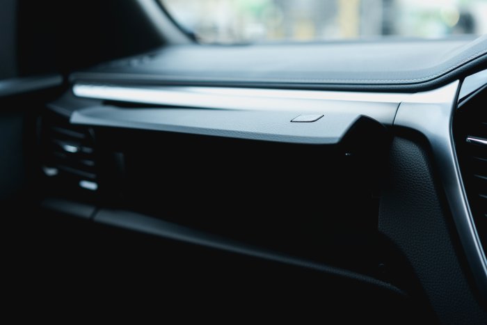 Isuzu D-Max 1.9 Dl40 Auto Diesel Onyx Black Mica