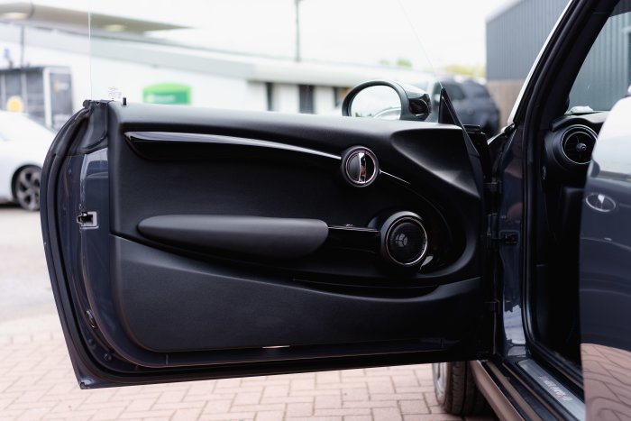 Mini Cooper 2.0 S Exclusive Auto Petrol Thunder Grey