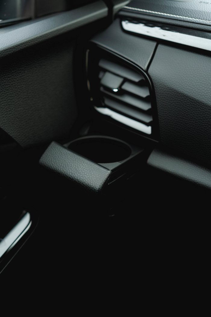 Isuzu D-Max 1.9 V-Cross Auto Diesel Onyx Black Mica