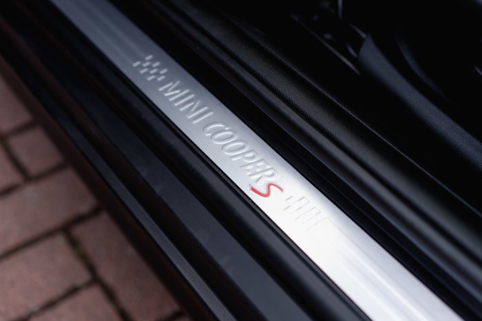 Mini Cooper 2.0 S Exclusive Auto Petrol Thunder Grey