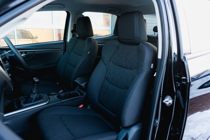 Isuzu D-Max 1.9 Dl20 Diesel Onyx Black Mica