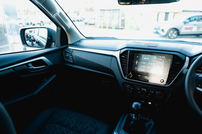 Isuzu D-Max 1.9 Dl20 Diesel Onyx Black Mica