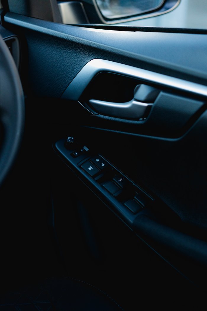 Isuzu D-Max 1.9 Dl20 Diesel Onyx Black Mica