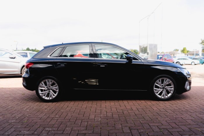 Audi A3 1.4 Sport 40 Tfsi E S-A Hybrid Electric Brilliant Black