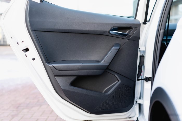 SEAT Arona 1.0 Xperience Lux Ecots Petrol Nevada White With Black Roof