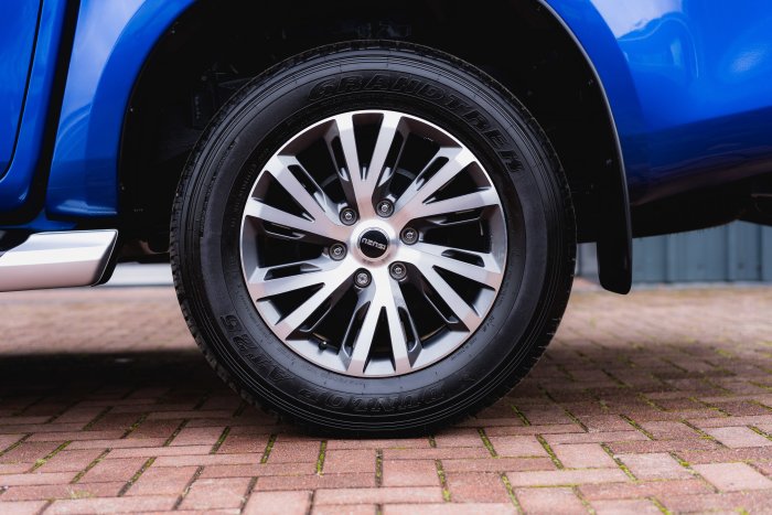 Isuzu D-Max 1.9 Dl40 Auto Diesel Biarritz Blue Metallic