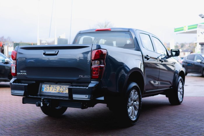 Isuzu D-Max 1.9 Dl20 Diesel Obsidian Grey Mica