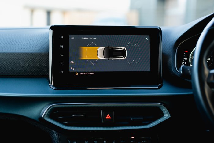 SEAT Arona 1.0 Xperience Lux Ecots Petrol Nevada White With Black Roof