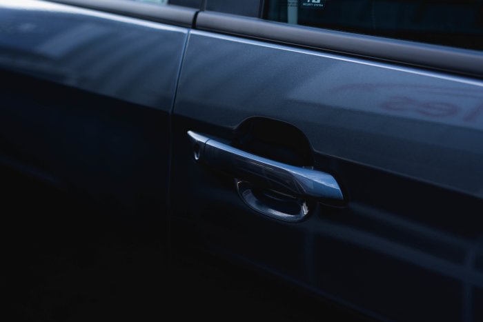 Isuzu D-Max 1.9 Dl20 Diesel Obsidian Grey Mica