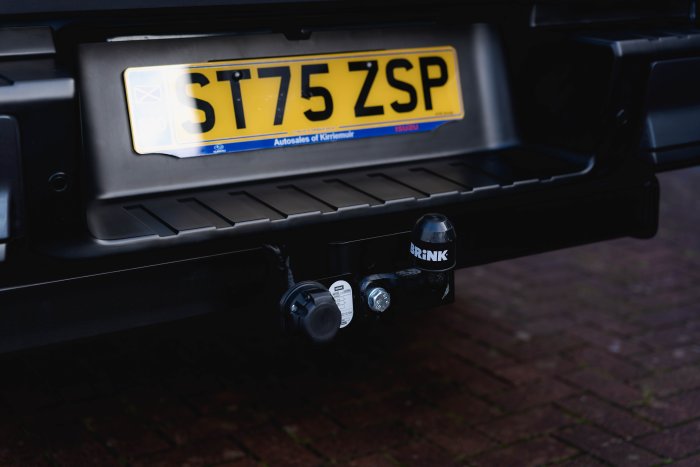 Isuzu D-Max 1.9 Dl20 Diesel Obsidian Grey Mica