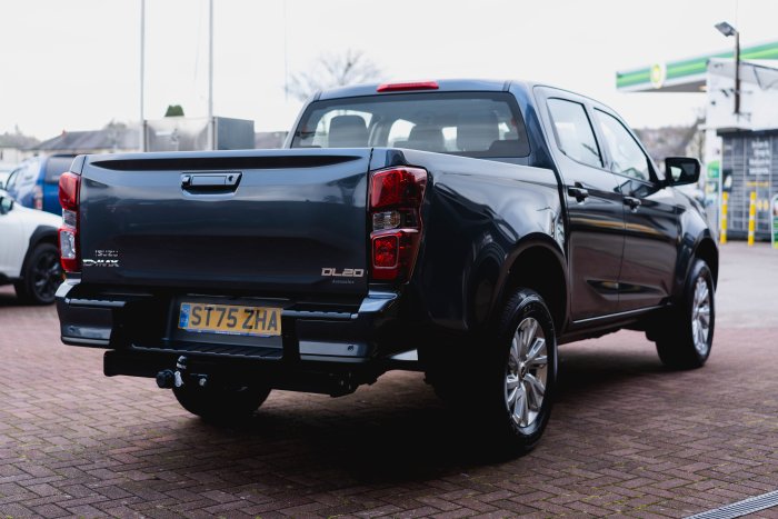 Isuzu D-Max 1.9 Dl20 Auto Diesel Obsidian Grey Mica