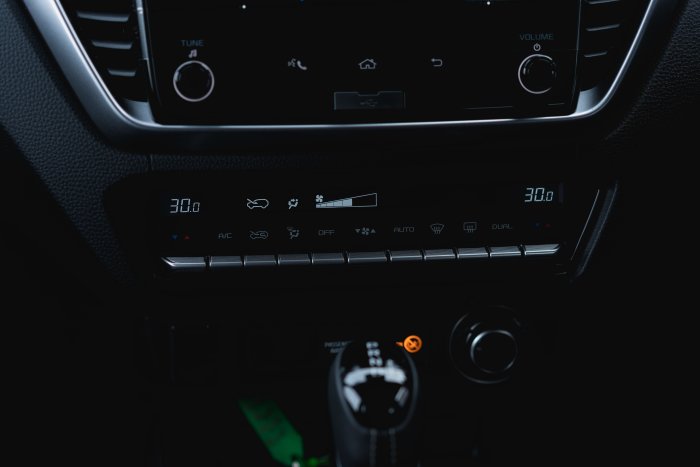 Isuzu D-Max 1.9 Dl40 Auto Diesel Biarritz Blue Metallic