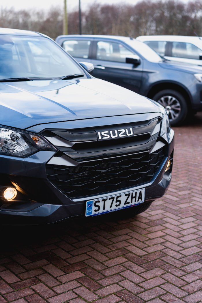 Isuzu D-Max 1.9 Dl20 Auto Diesel Obsidian Grey Mica