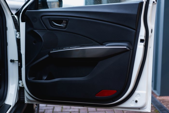 KGM Tivoli 1.5 K40 Auto Petrol Grand White