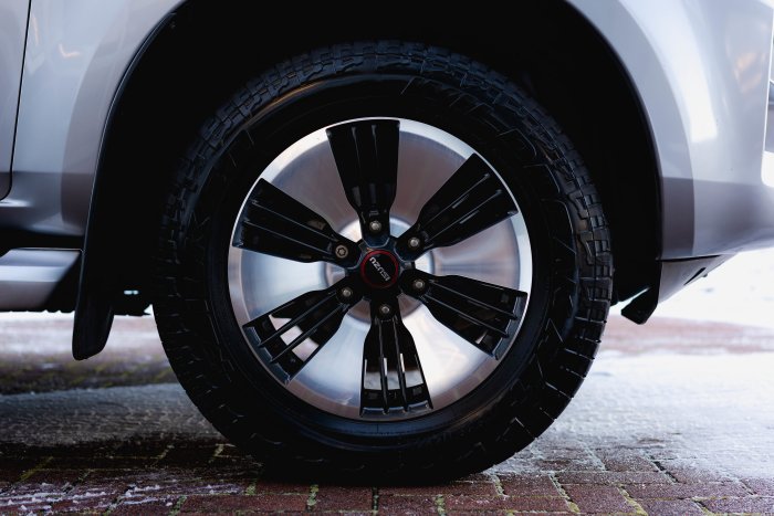 Isuzu D-Max 1.9 Dl40 Auto Diesel Mercury Silver