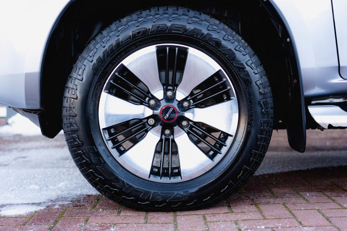 Isuzu D-Max 1.9 Dl40 Auto Diesel Mercury Silver