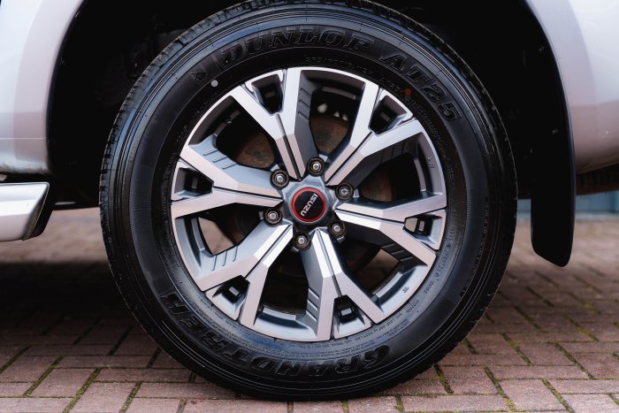 Isuzu D-Max 1.9 Dl40 Auto Diesel Mercury Silver