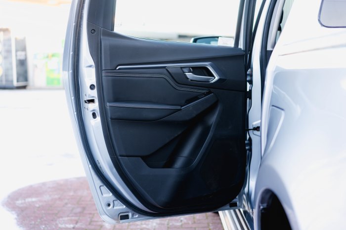 Isuzu D-Max 1.9 Dl40 Auto Diesel Mercury Silver