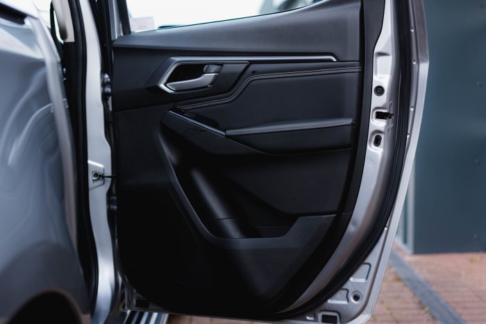 Isuzu D-Max 1.9 Dl40 Auto Diesel Mercury Silver