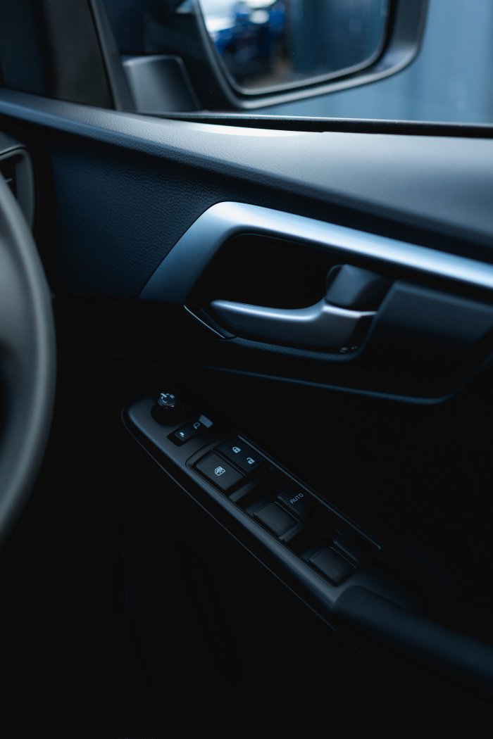 Isuzu D-Max 1.9 Dl20 Diesel Obsidian Grey Mica