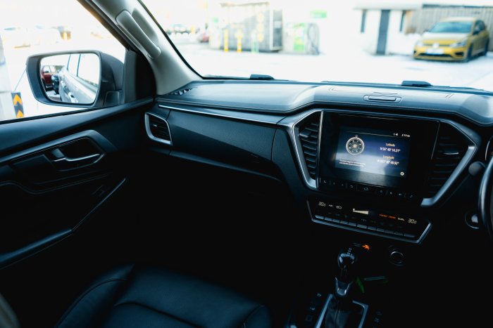 Isuzu D-Max 1.9 Dl40 Auto Diesel Mercury Silver